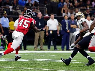 The 49ers acquire LB Deion Jones from the Saints for RB Zamir White, AP source says