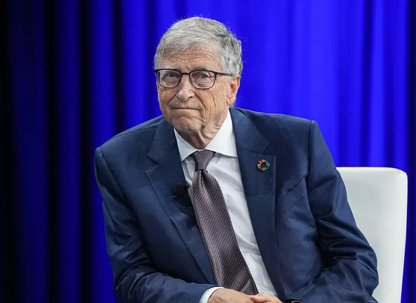 Bill Gates diz que indústria de IA subestima riscos e alerta para desemprego em massa