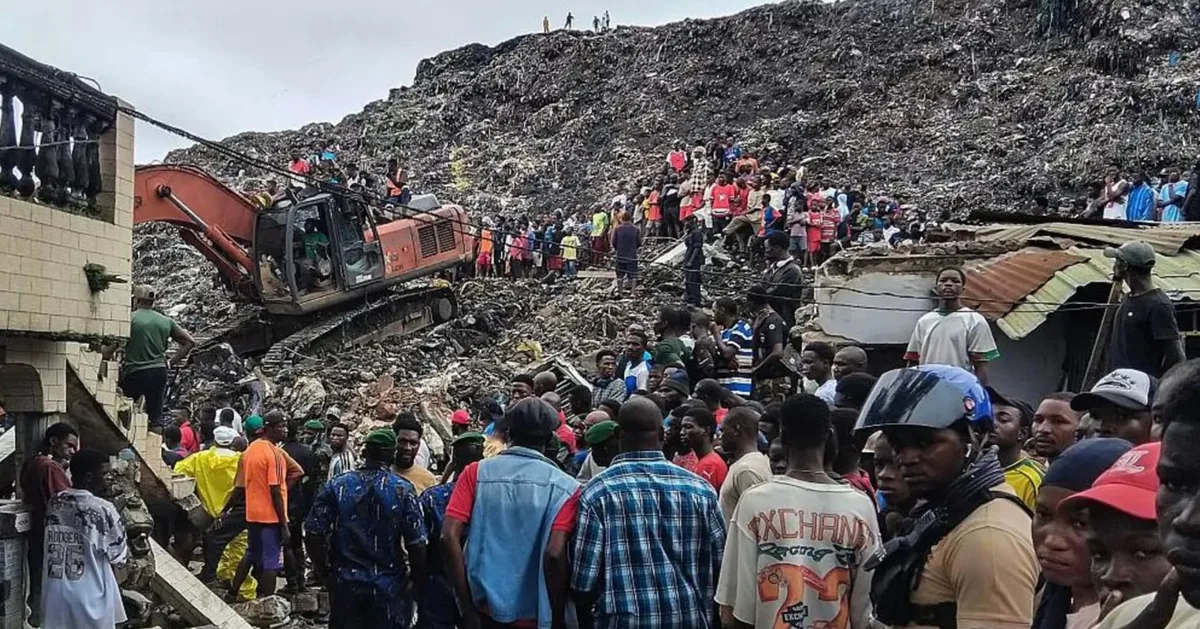 Al menos 30 personas murieron en Guinea por el derrumbe de un vertedero tras fuertes lluvias