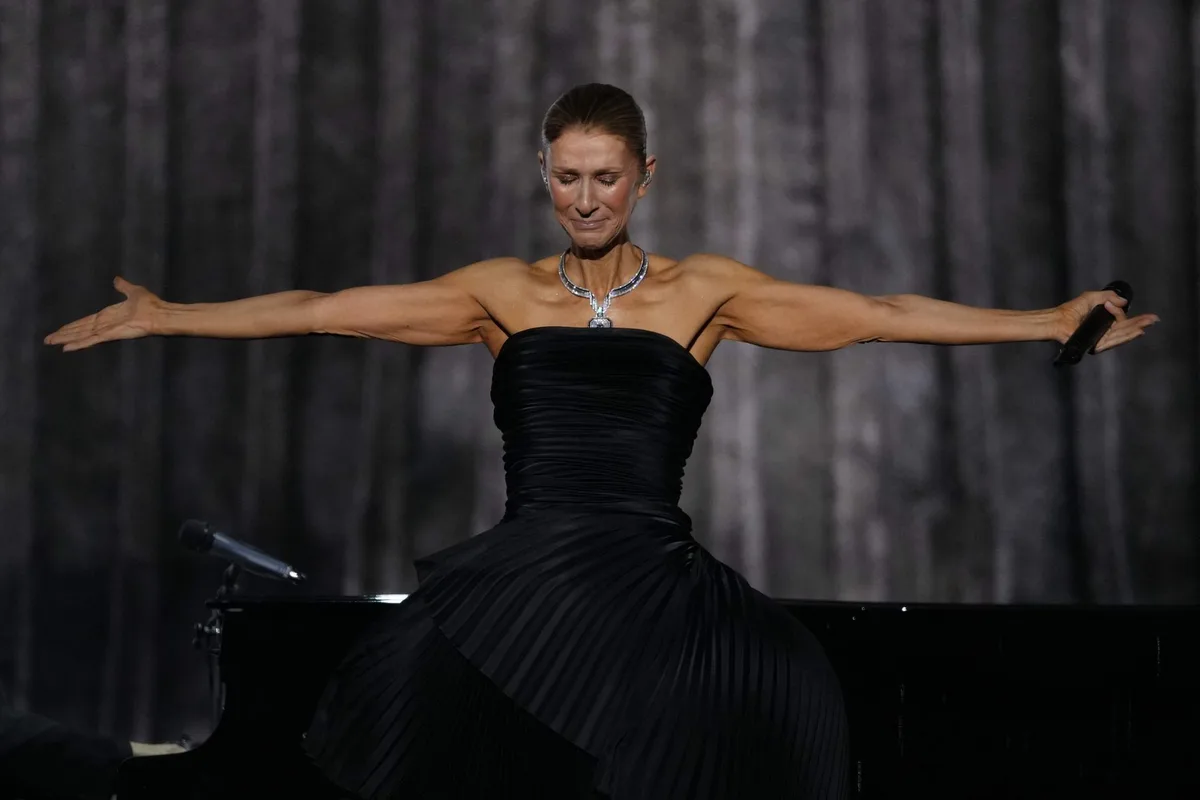 « Je suis debout, sur scène, merci ! » : Céline Dion à Paris, le retour de la chanteuse étoile