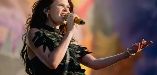 Ikkimel veröffentlicht neuen Song »Miss Universe« – mit Anspielung auf ihren Auftritt im »Moma«