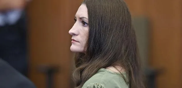 Defesa pede apuração de jurado que quis condenar mulher por matar os filhos