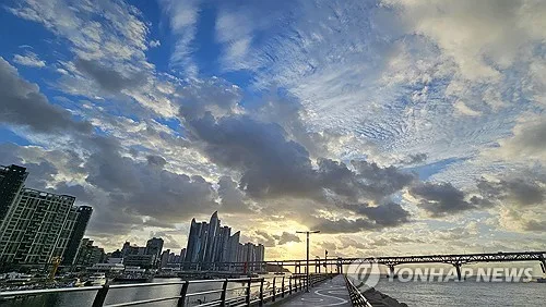 전국 흐리고 남부는 비…제주엔 최대 80㎜ 이상 비