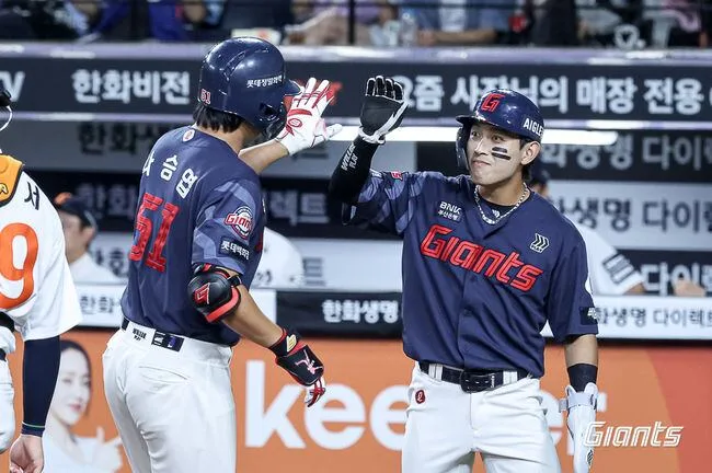 '상어의 기운' 롯데 4연승 질주! 나승엽-한동희-손성빈 홈런 쾅쾅쾅, 한화 7-0 완파하고 8연패 내몰았다 [대전 리뷰]