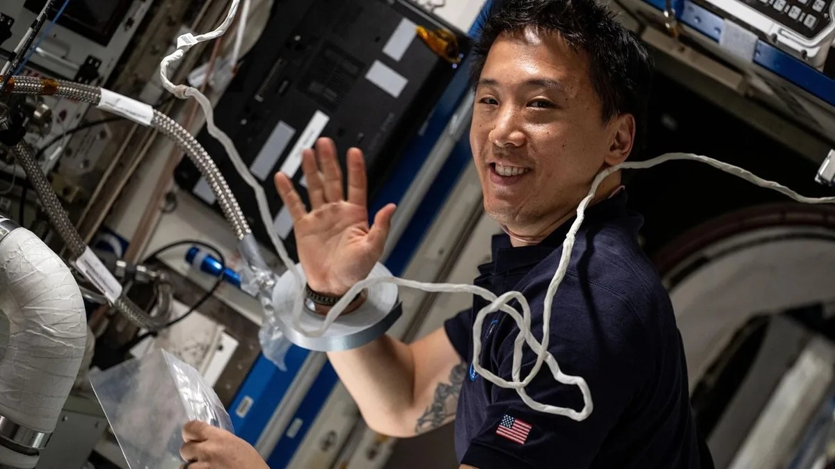 Astronaut Jonny Kim leaves NASA, will return to active military duty