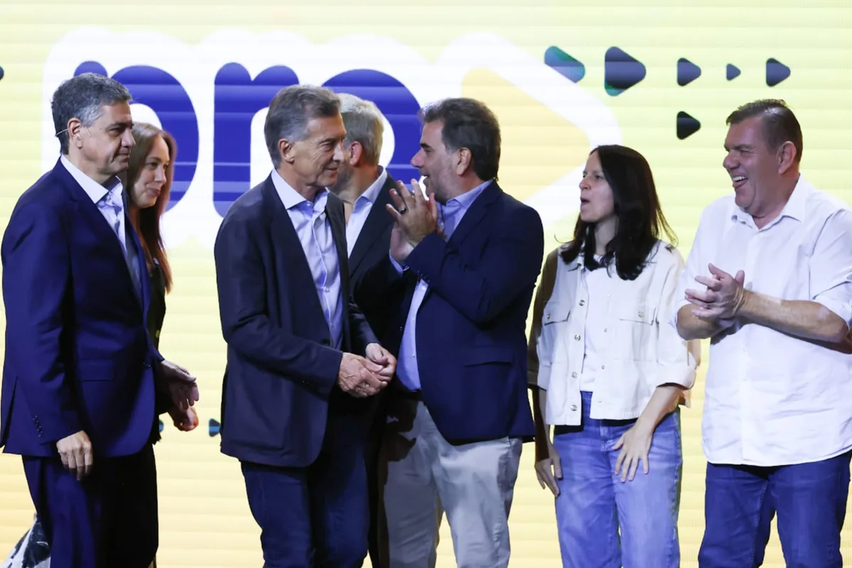 Los votantes de Pro apoyan una alianza nacional con La Libertad Avanza para 2027, según consultores