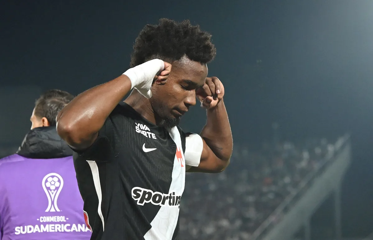 Análise: Vasco reage à crise com boa atuação ofensiva e mantém vivo o sonho pela copa