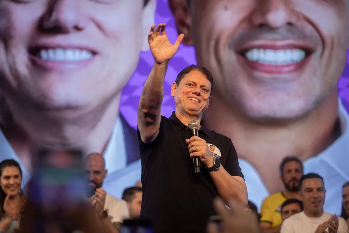 Tarcísio começa campanha em SP com discurso nacional, calibrado para 2030
