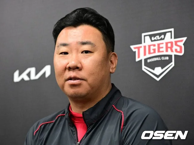 '이틀 연속 4아웃 세이브' 전상현 활약에 웃은 꽃감독 "많이 던지게 해서 미안해, 그래도 덕분에 모두가 즐겁다"
