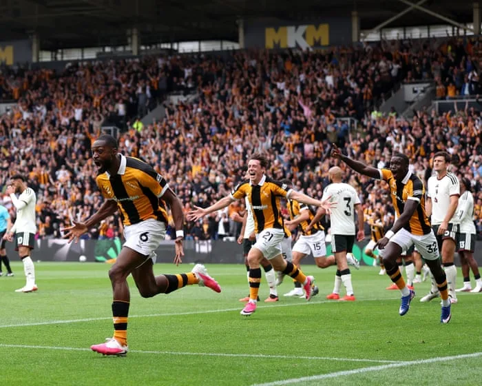 Ajayi and Mendy give Hull dream start against misfiring Manchester United