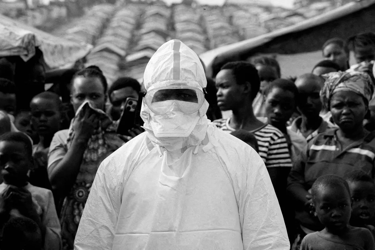Civis encurralados entre a guerra e o ebola