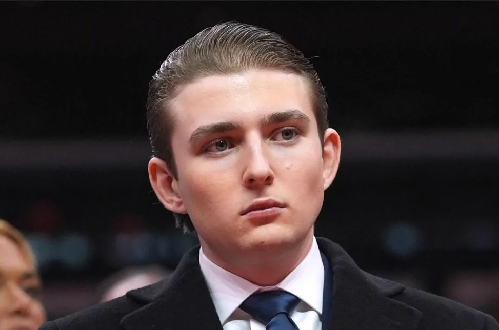 Revelan que Barron Trump lleva una vida ‘recluida’ en medio de amenazas de Irán, intentos de homicidio contra su padre y el asesinato de Charlie Kirk