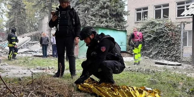 EN DIRECT, guerre en Ukraine : le bilan des bombardements russes continue de s’alourdir à Zaporijia