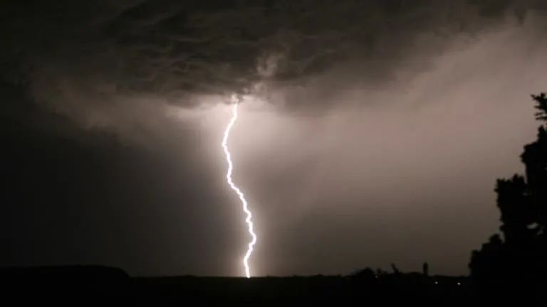 "Pluies intenses", "risque de grêle", "fortes rafales": de nouveaux orages attendus ce lundi