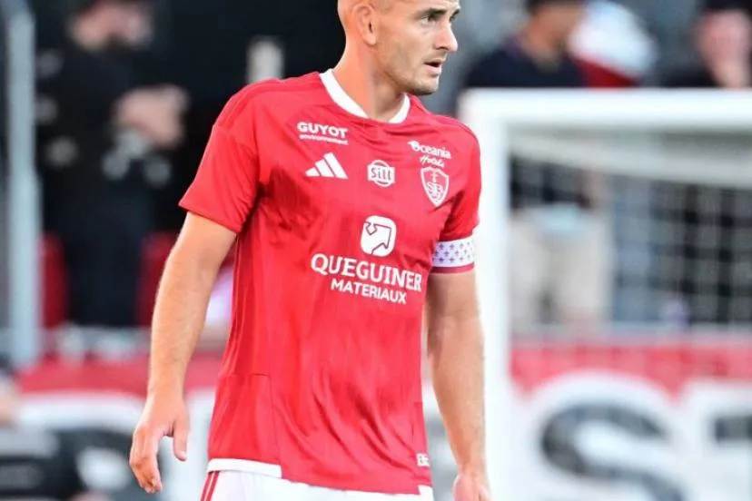 Plusieurs semaines d'arrêt pour Brendan Chardonnet, le Stade Brestois ne compte plus que deux défenseurs centraux