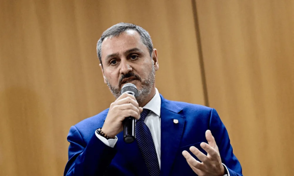 Andrei nega que PF tenha monitarado Mendonça e diz que relatório contra ministro é legal