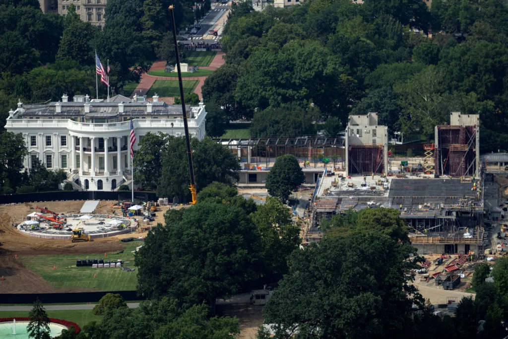 Preservation group urges Supreme Court to suspend White House ballroom project