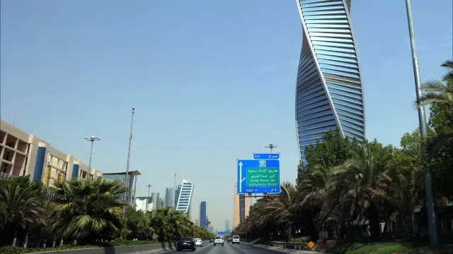 Arábia Saudita promete ripostar com "firmeza" a ataques dos Huthis
