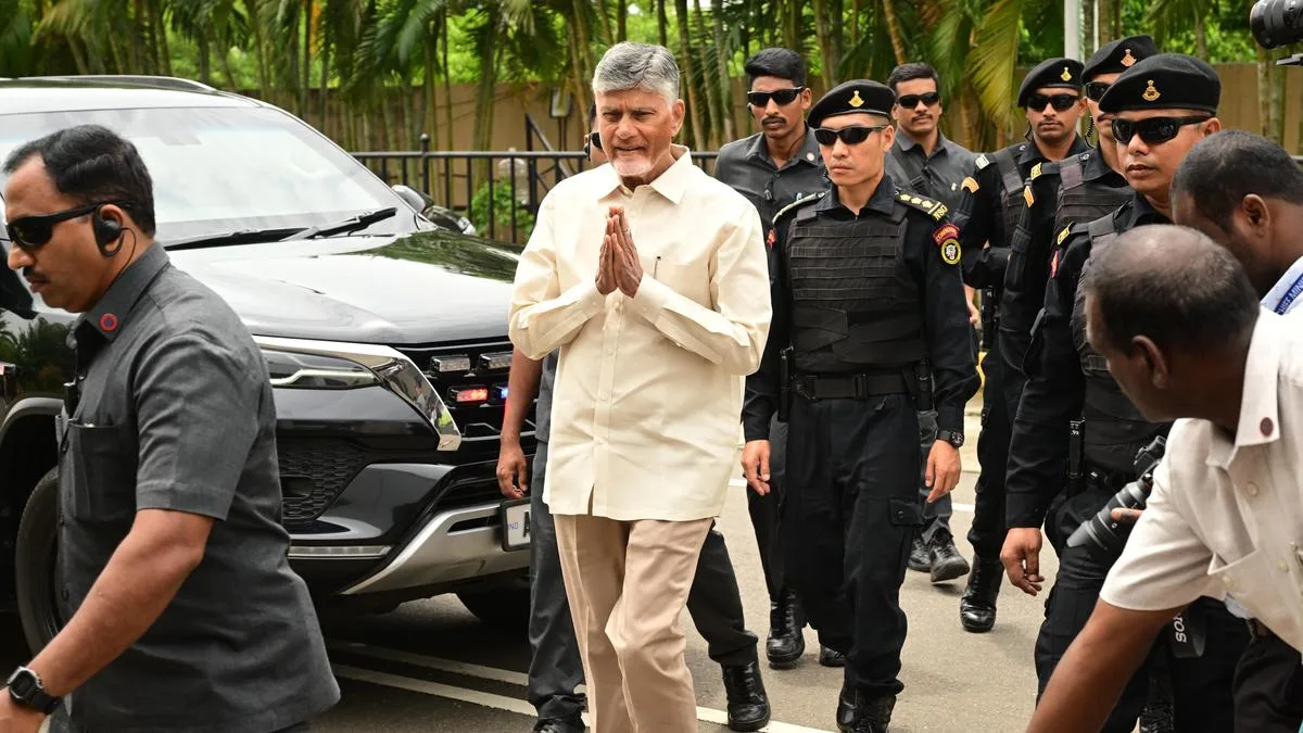 Naidu orders speedy construction of 5,000 temples across Andhra Pradesh