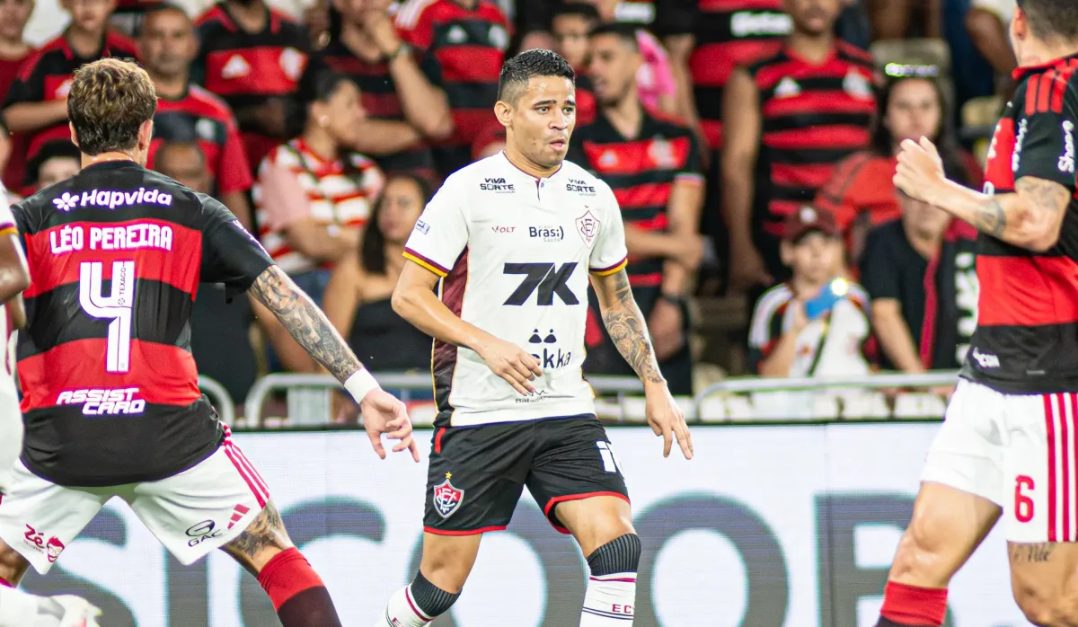 Ex-São Paulo, Erick se destaca entre os pontas do Brasileirão pelo Vitória