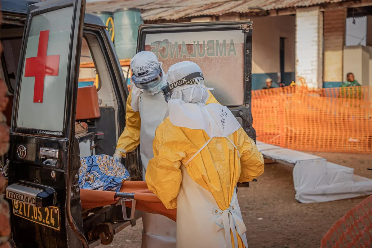 RDC eleva a 6.100 los casos y a 2.950 los muertos a causa del brote de ébola declarado en mayo