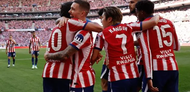 Com Vini Jr. apagado e jogador expulso, Atleti vence Real e vira vice-líder