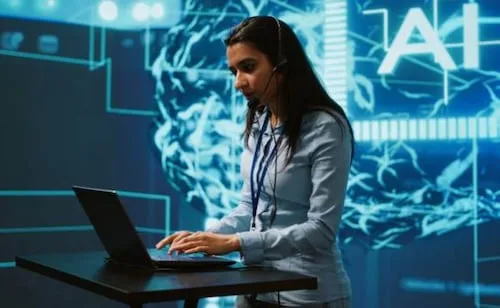 IA puede aumentar desigualdad de género en empleos: Foro Económico Mundial; mujeres, las más afectadas