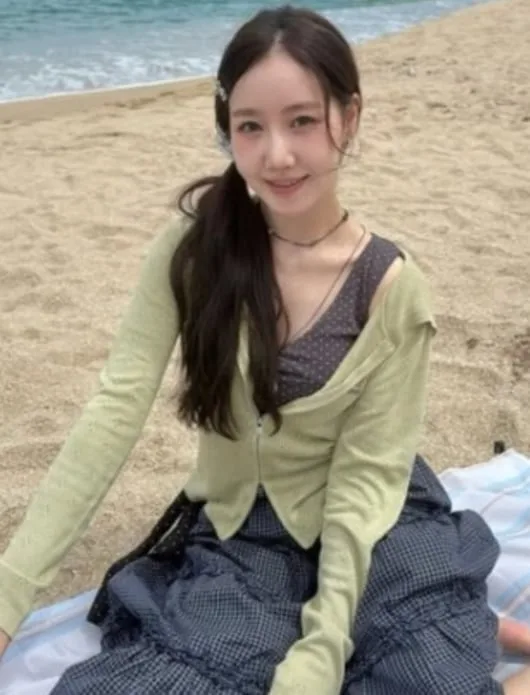 빵꾸똥꾸 맞아? 진지희, 바닷가 여신 다 됐네…성숙해진 비주얼