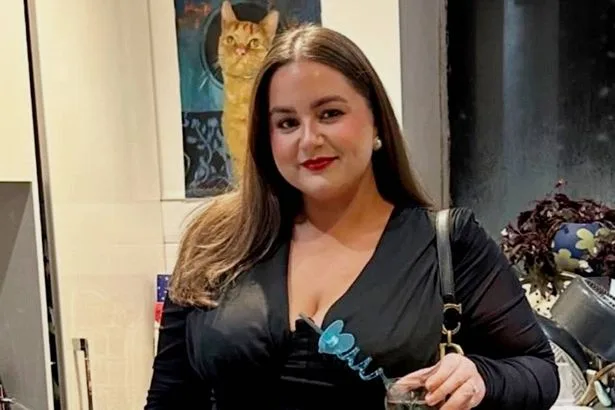 Bride loses 8st to fit into dream wedding dress and guests didn't recognise her