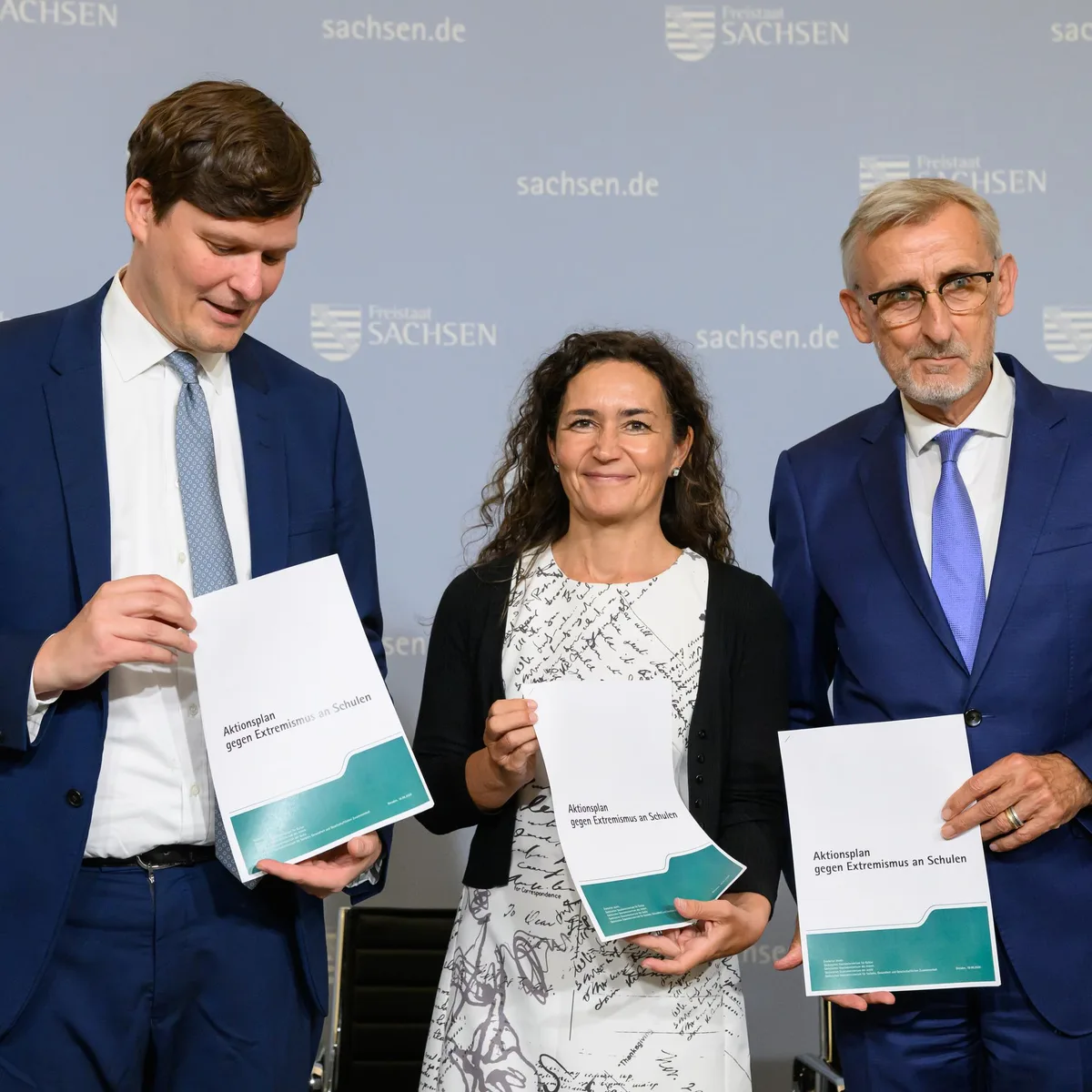 Sachsen - Aktionsplan gegen Extremismus an Schulen