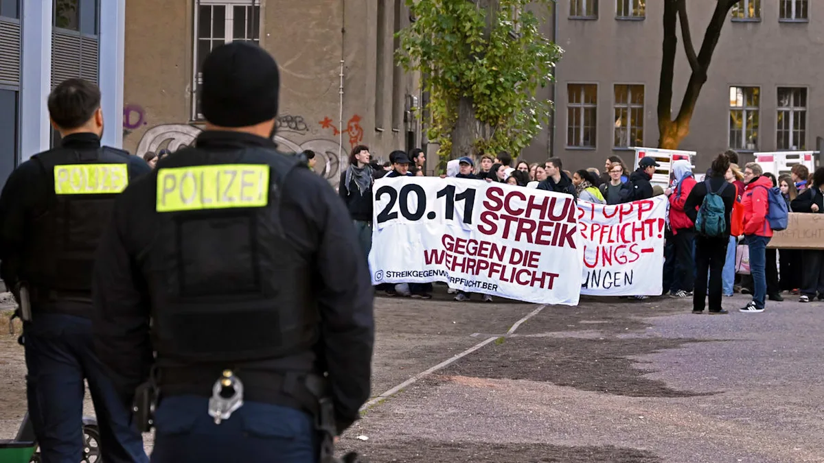 Berliner Linksjugend mischt mit - Eine Verletzte! Vermummte übernehmen Schülerprotest