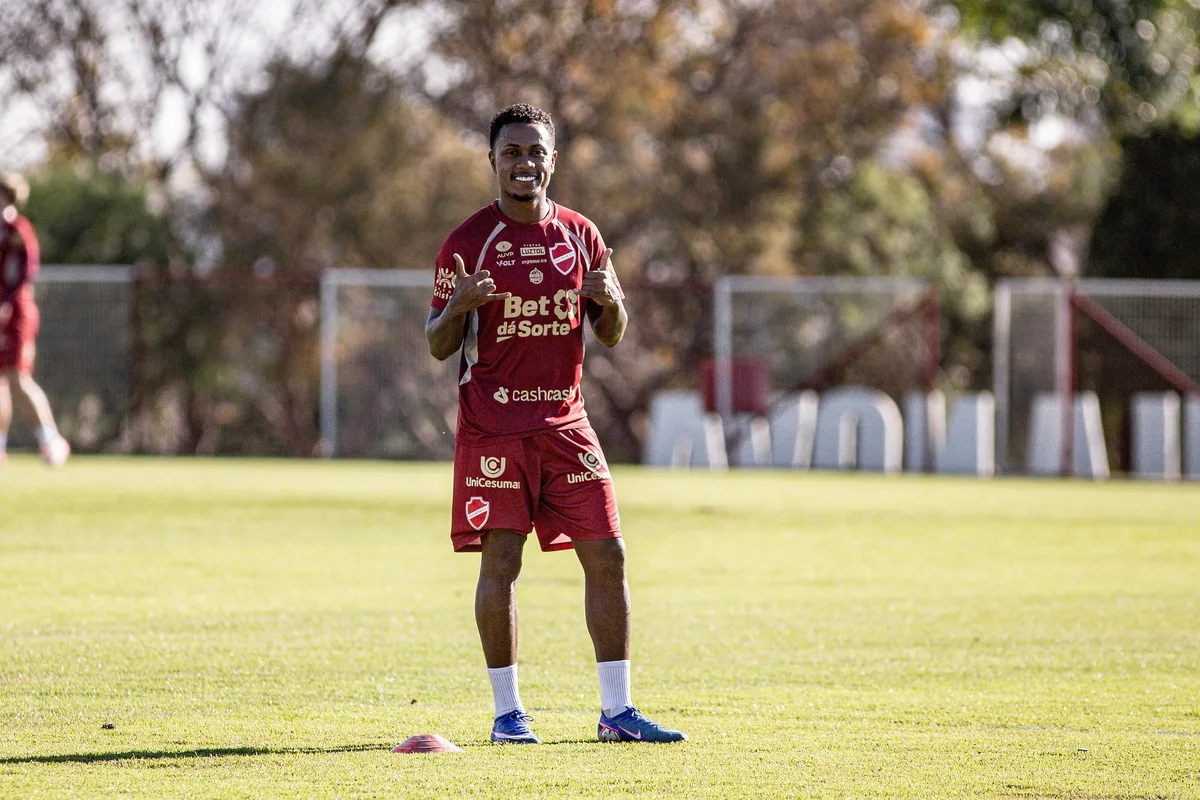 Vila Nova pode ter Ryan após um mês, período em que o time venceu apenas um jogo