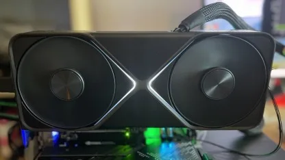 KI-Anwendungen: Chinesischer RTX-5090-Umbau verspricht 96 GByte