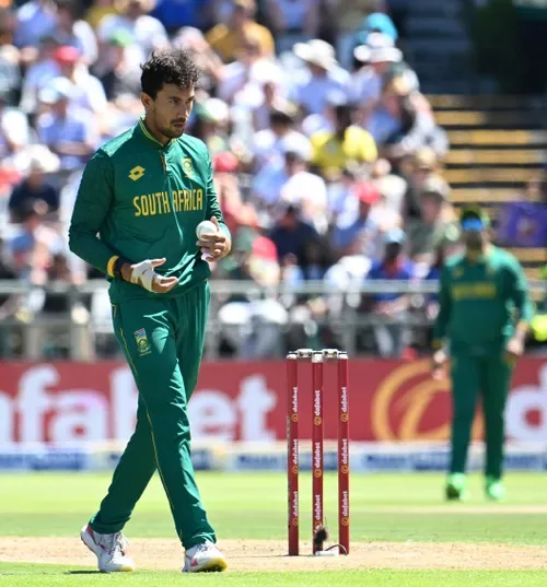 TOSS: Australia elect to bowl as Proteas opt for double-spin attack in first ODI at Kingsmead