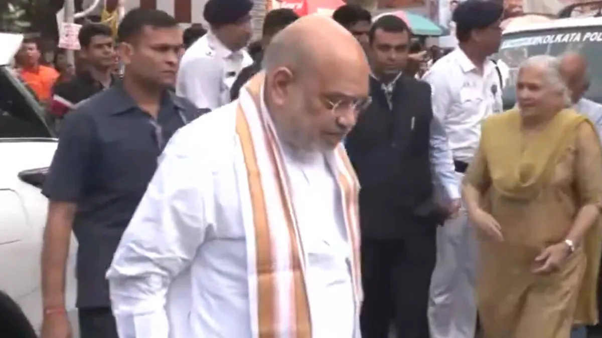 Amit Shah visits injured after deadly stampede at Kolkata Durga Puja pandal