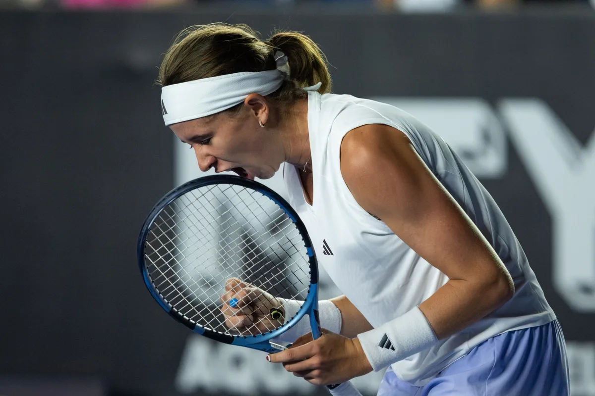 Bartunkova vence duelo entre jovens tchecas e faz semi em Monterrey