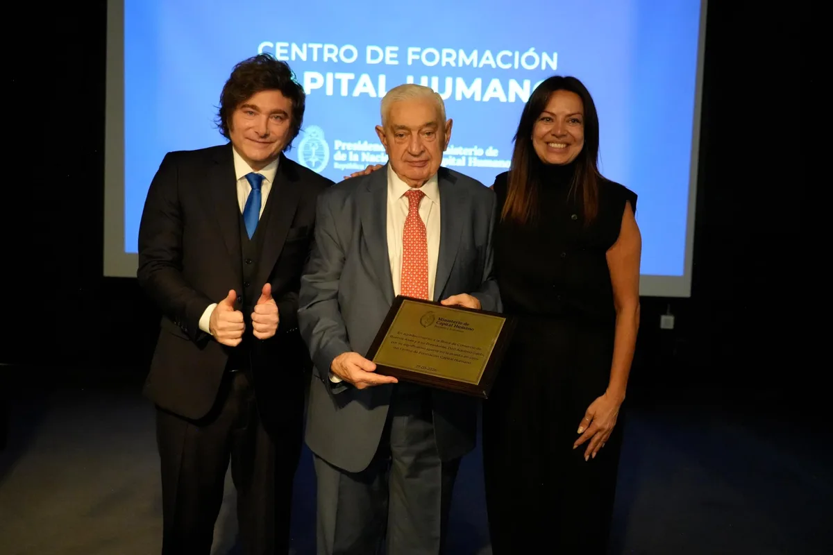 El Gobierno fijó por decreto el salario mínimo y será de $437.000 en abril de 2027