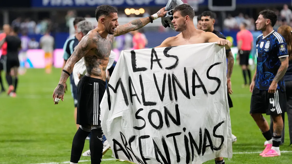 La sanción que recibió la selección argentina por mostrar la bandera de “Las Malvinas son Argentinas” ante Inglaterra en el Mundial