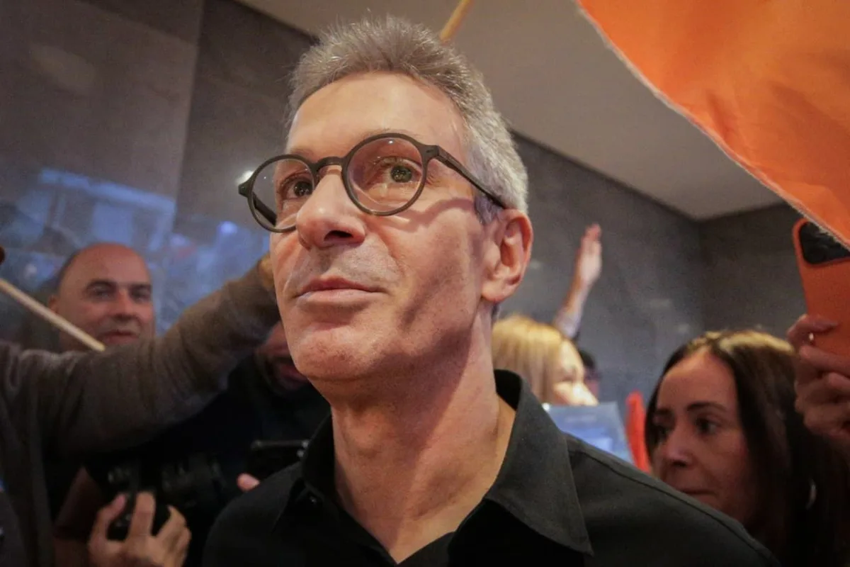 Para adversários, Zema desistiu de candidatura ao não ir a debate