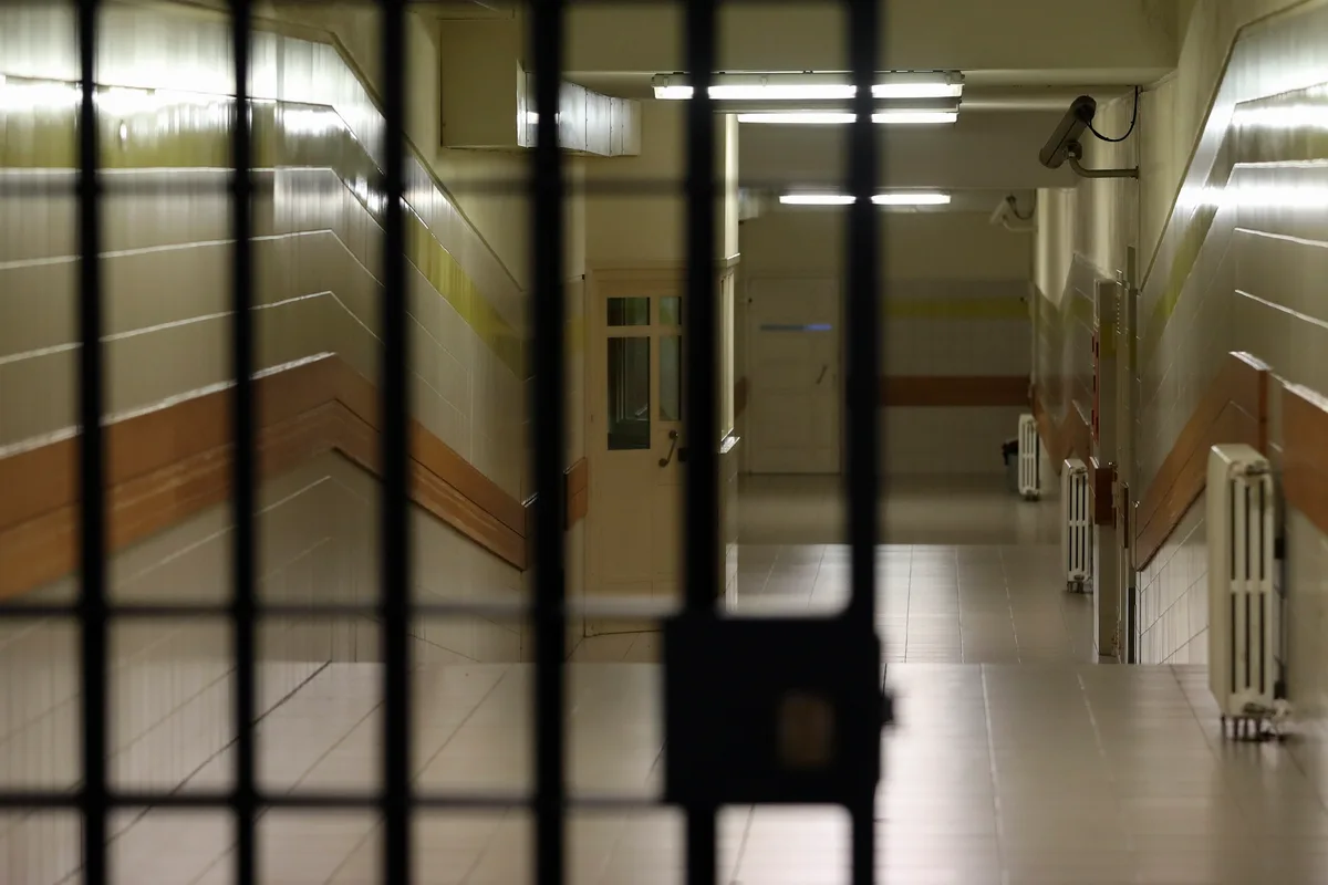 Prisões proíbem creatina e proteínas. DGRSP invoca risco de confusão com droga