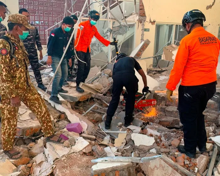Powerful earthquake kills dozens in eastern Indonesia