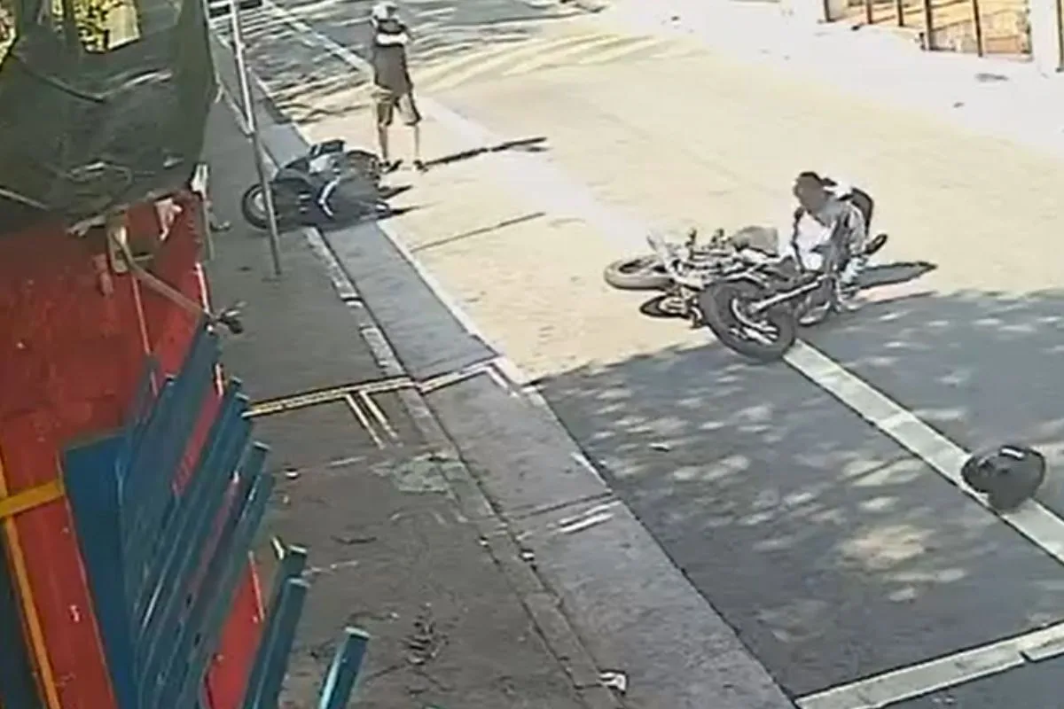 Novo ângulo mostra momento em que filho de policial é baleado no peito
