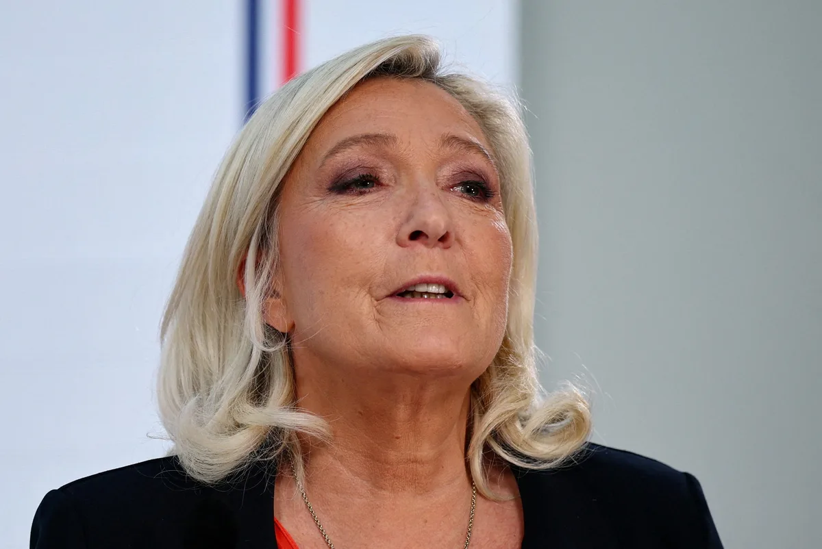 A Le Pen le costará seguir la vía de Meloni
