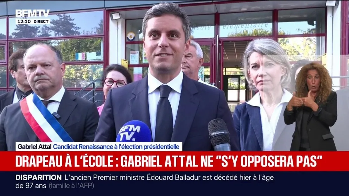Levée de drapeau à l'école: Gabriel Attal ne voit "pas de raison de s'y opposer"