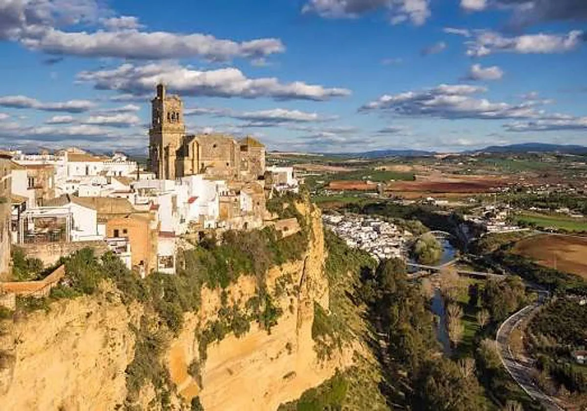 La carretera panorámica de Andalucía que atraviesa pueblos blancos, sierras y miradores para una escapada en coche