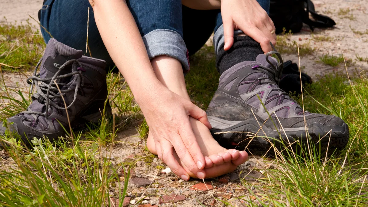 Nicht jede Creme hilft: Wie man Blasen beim Wandern vorbeugt