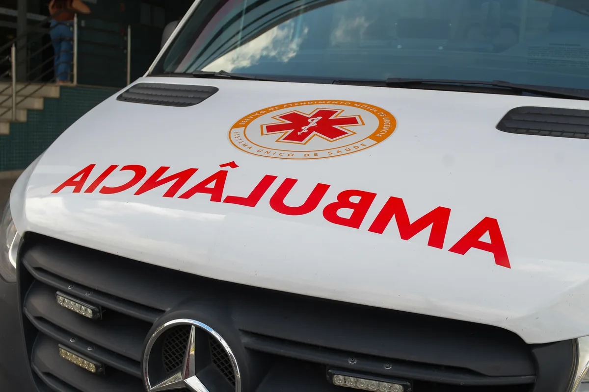 Coordenador escolar é esfaqueado em assalto e tem carro roubado em Cariacica