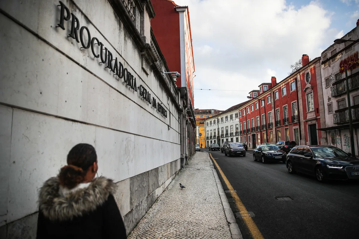 Ministério Público abre inquérito sobre problemas na correção digital dos exames nacionais
