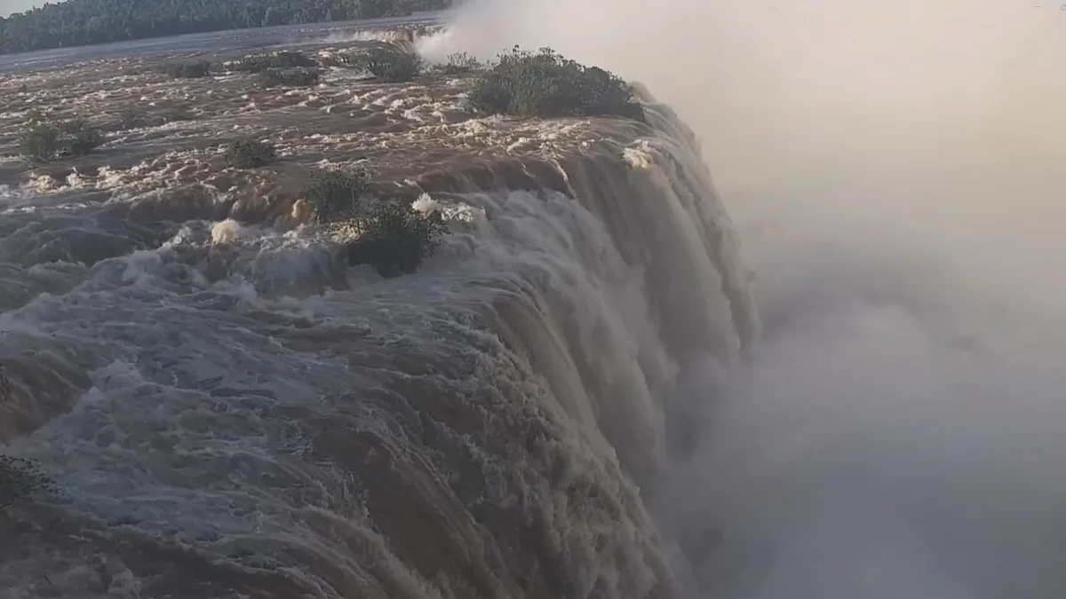 VÍDEO: Cataratas do Iguaçu registram vazão cinco vezes maior do que o normal
