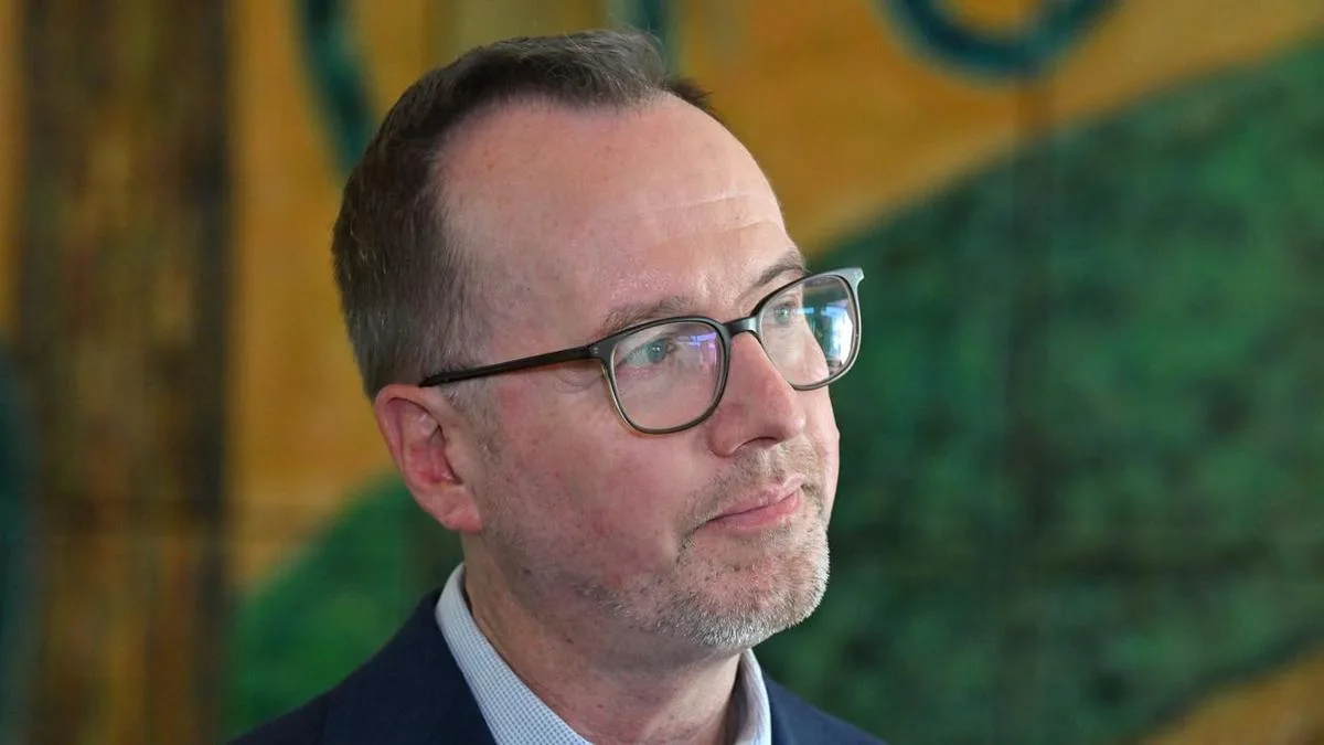 Backlash as Labor plots humanitarian migration cuts